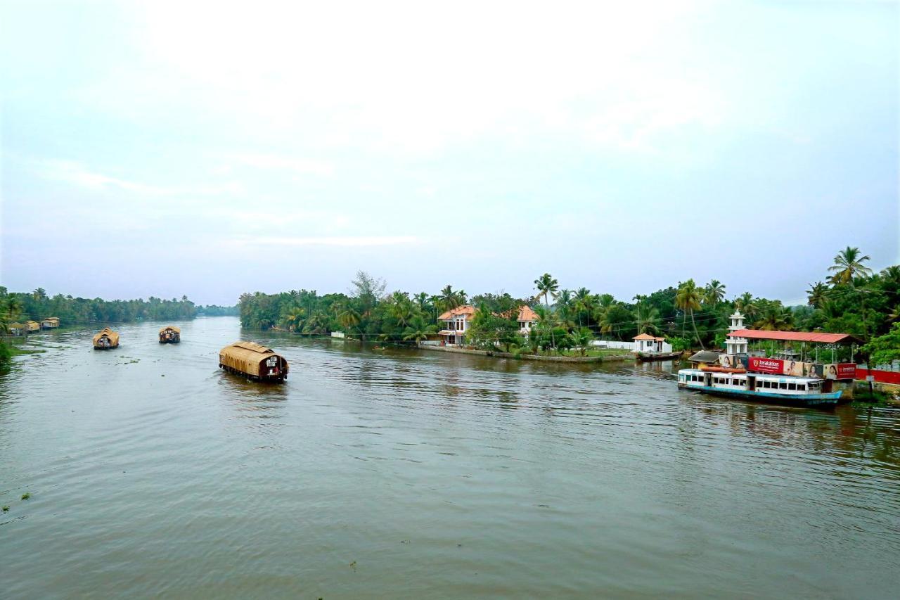 Water'S Edge Villas Alappuzha Экстерьер фото