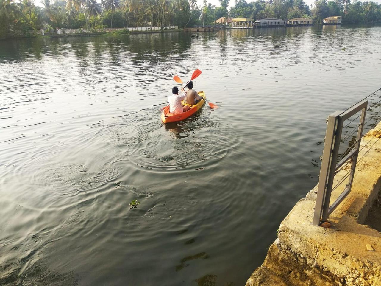 Water'S Edge Villas Alappuzha Экстерьер фото